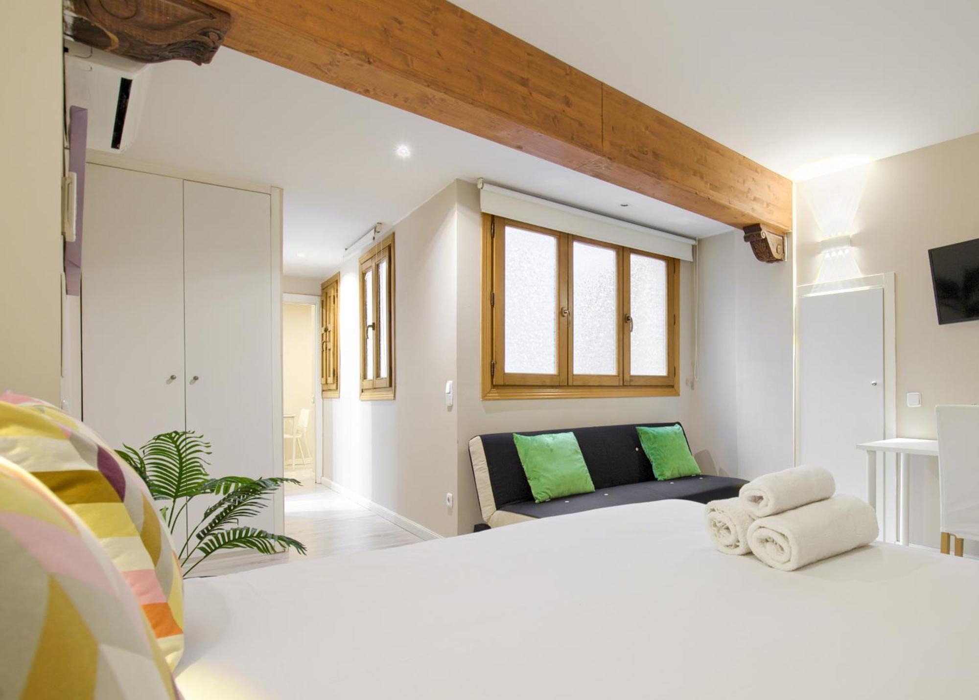 Apartamentos Ryc Alcalá de Henares Exteriér fotografie